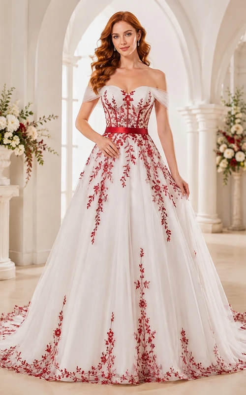 Brautkleid aus rotem Tüll mit floralen Applikationen, schulterfrei, kurzen Ärmeln und A-Linien-Schnitt sowie Schleppe