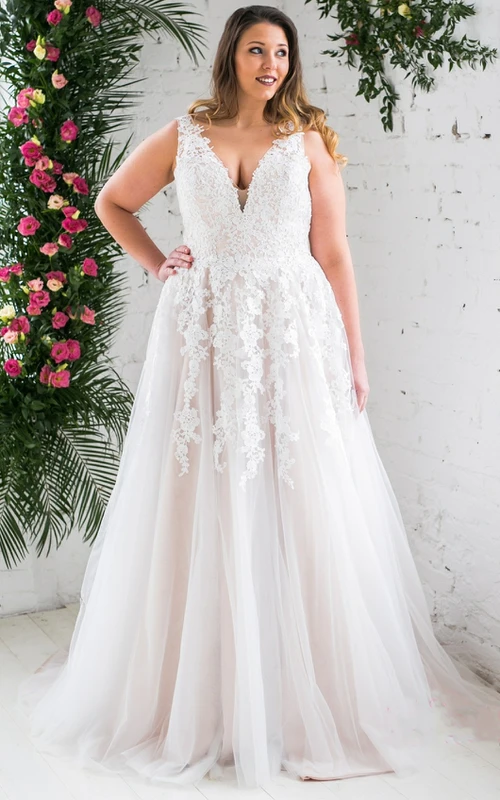 Wunderschönes Tüll-Brautkleid in A-Linie mit tiefem Ausschnitt und Applikationen