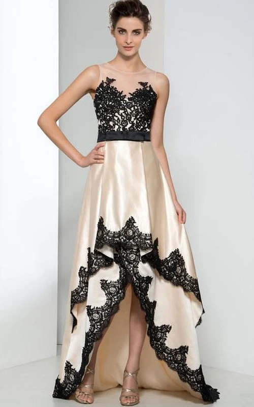 Abiballkleid mit transparentem Ausschnitt, Applikationen und Schleife, asymmetrischem Muster