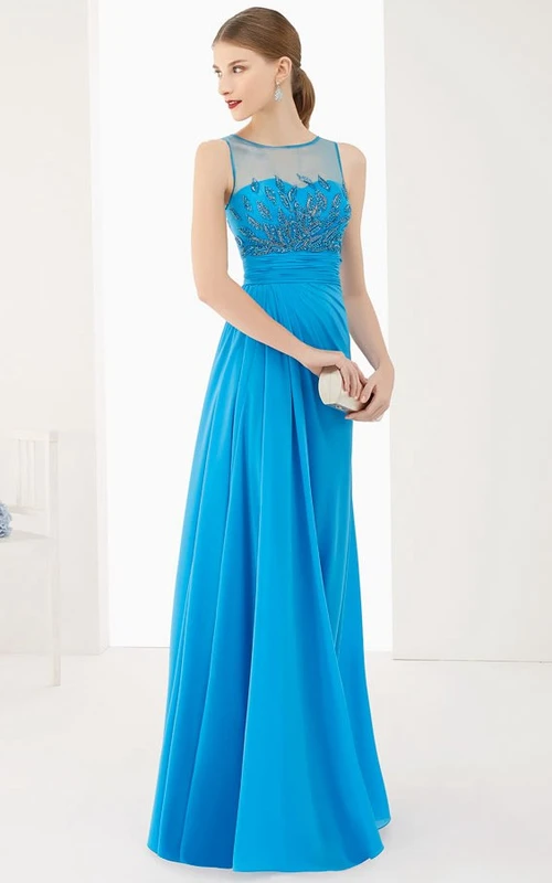 Vestido largo de fiesta de gasa plisada con escote joya, corte en A, apliques y vendaje.