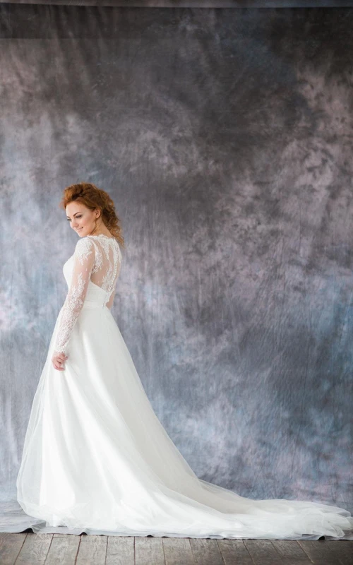 Robe de mariée trapèze à manches longues en organza avec dos illusion