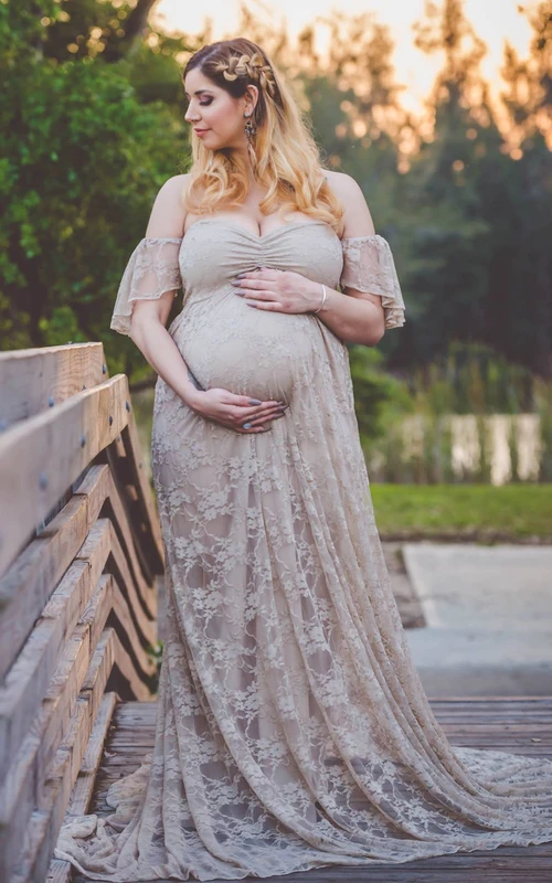 Vestido de corte A con efecto ilusión y mangas cortas estilo imperio