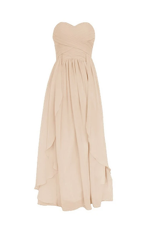 Robe en mousseline à volants et décolleté cœur, longueur genou