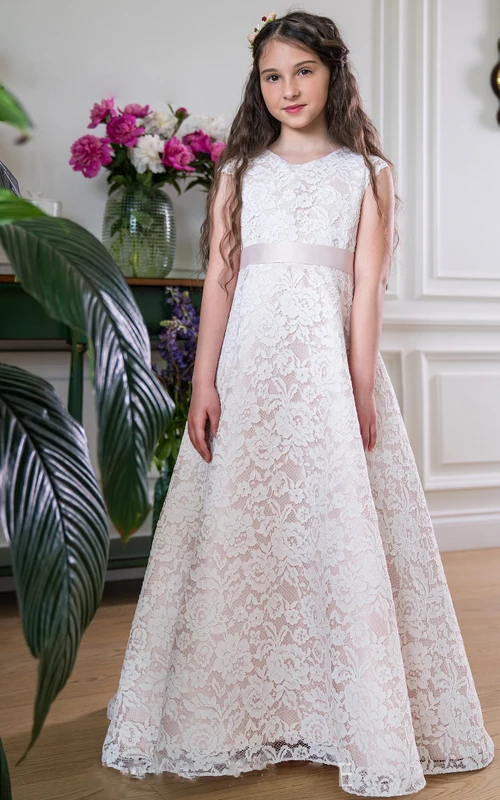Robe de demoiselle d'honneur élégante, coupe bateau, en dentelle, longueur au sol, manches courtes et nœud.