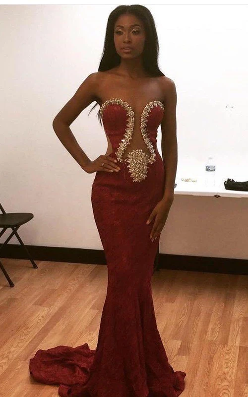 Atemberaubendes langes Meerjungfrauen-Abendkleid aus Spitze mit Herzausschnitt und Perlenstickerei