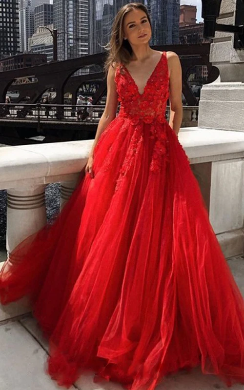 Elegantes, ärmelloses Ballkleid aus Spitze und Tüll mit V-Ausschnitt, Applikationen und Perlenstickerei
