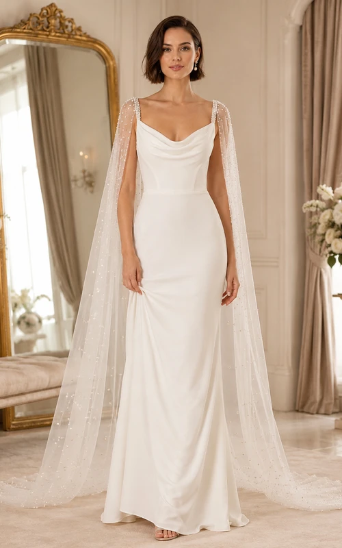 Robe de mariée élégante en satin et dentelle, col bénitier, manches cape, fourreau et traîne amovible
