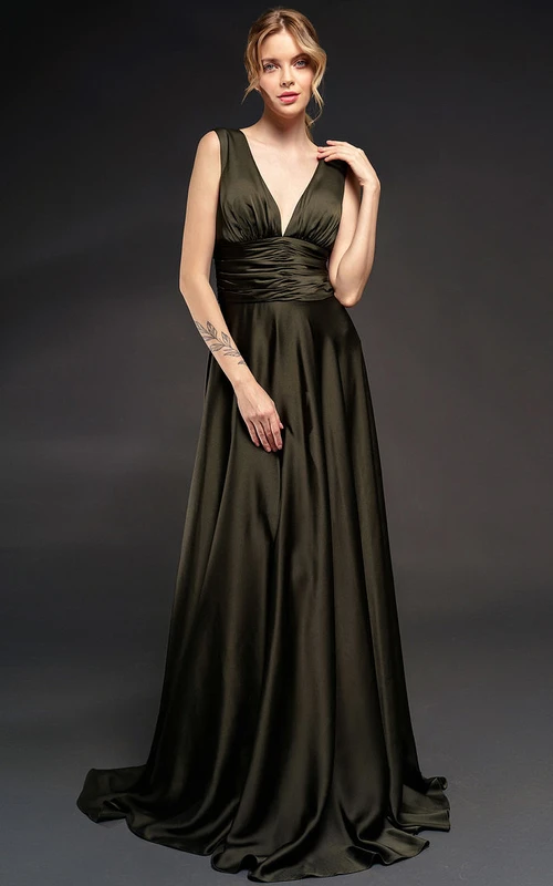 Vestido tubo sin mangas con escote en V, cintura fruncida y espalda con escote en V profundo