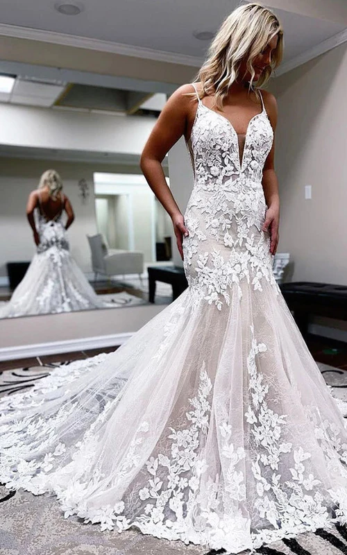 Robe de mariée de plage de luxe dos nu en dentelle spaghetti sirène avec appliqués et dentelle spaghetti