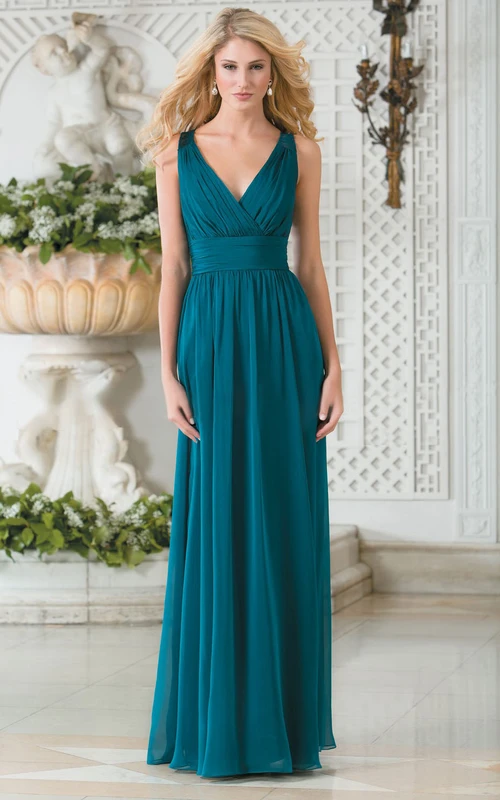 Robe de demoiselle d'honneur sans manches en mousseline à col en V et dos en dentelle
