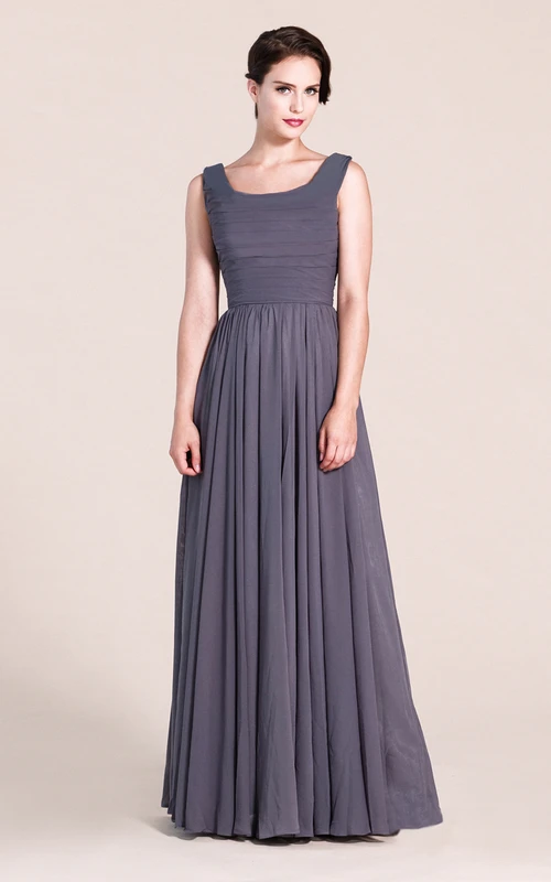 Robe charmante sans manches en mousseline plissée trapèze