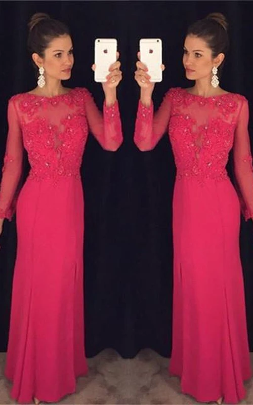 Elegante vestido de fiesta rojo de gasa con mangas largas, apliques de encaje y lentejuelas.