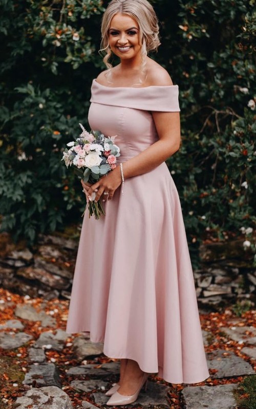 bridesmaid two tone dresses Mismatched Bridesmaid Dresses: How to Achieve a Cohesive Look