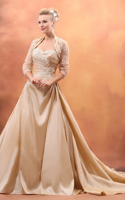 Taft-Kleid in A-Linie mit herzförmigem Ausschnitt, Raffungen und Kapellenschleppe – perfekt für die Mutter der Braut.