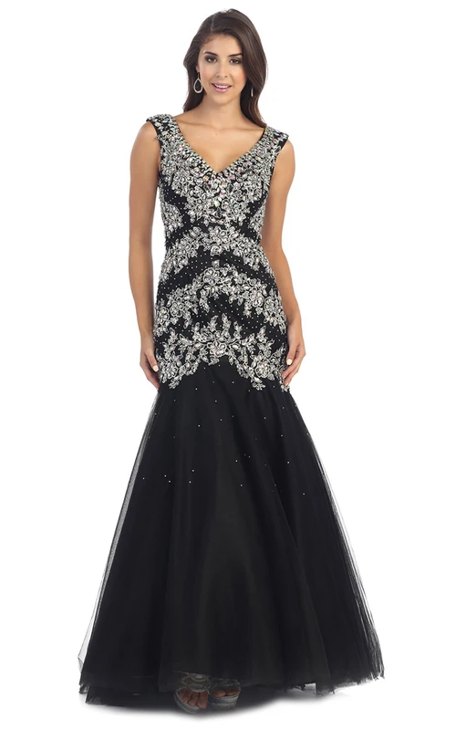 Robe sirène sans manches en tulle à col en V et dos nu plongeant en V, ornée de perles et de plis
