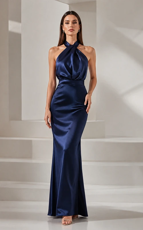 Vestido de noche formal largo hasta el suelo, de satén azul marino oscuro, con escote halter alto y espalda descubierta.