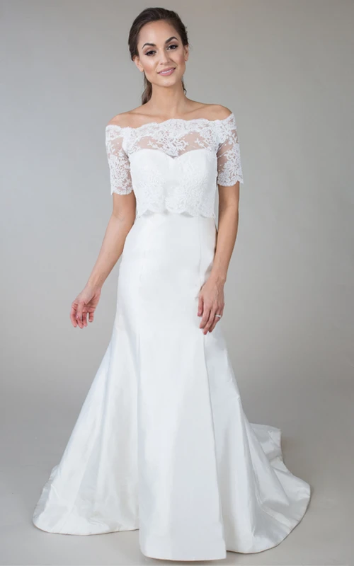 Kurzärmeliges, schulterfreies Brautkleid aus Satin und Spitze mit Illusionseffekt