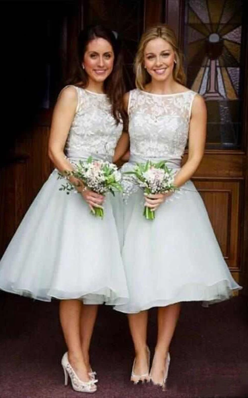 Robe trapèze mini sans manches en organza de dentelle à encolure bateau