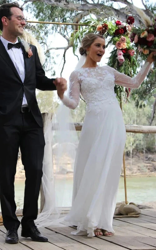 Schlichtes, langärmeliges Chiffon-Hochzeitskleid mit U-Boot-Ausschnitt und vorderem Schlitz