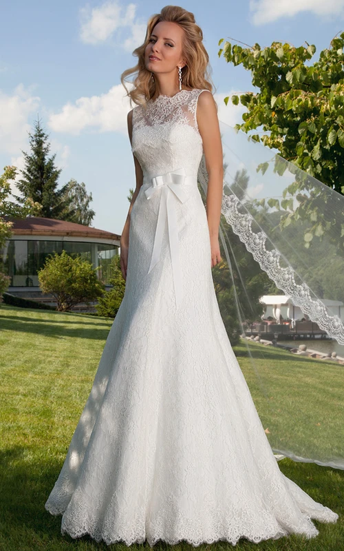 A-Linien-Brautkleid aus Spitze mit U-Boot-Ausschnitt, bodenlang, ärmellos, mit transparentem Rückenausschnitt und kleiner Schleppe