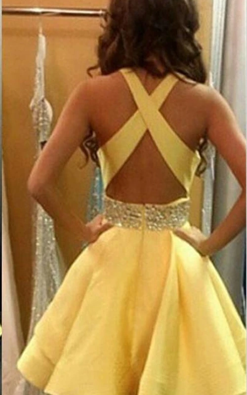 Lovely Yellow Criss-Cross Back Homecoming Dress Short Chiffon With Crystal