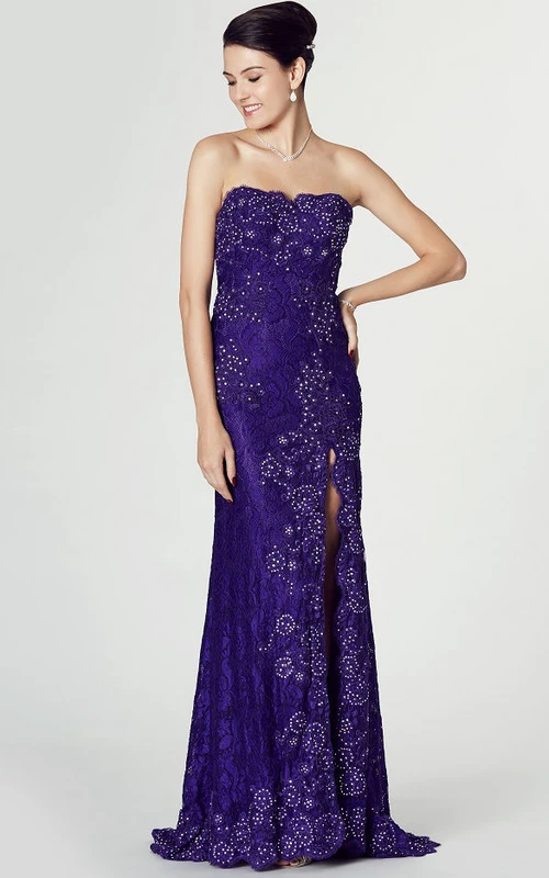 Vestido de fiesta palabra de honor de encaje con cuentas, apliques y abertura frontal