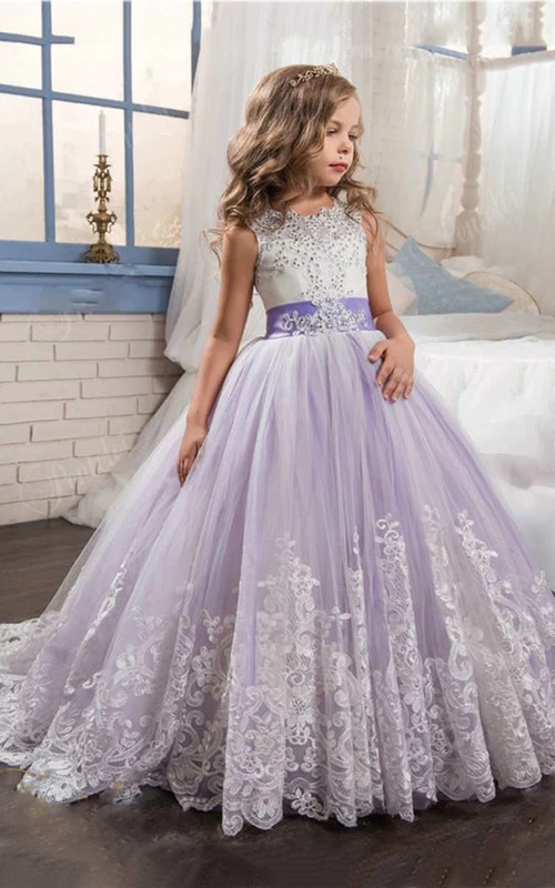 Robe de bal longue sans manches en tulle à décolleté rond et nœud