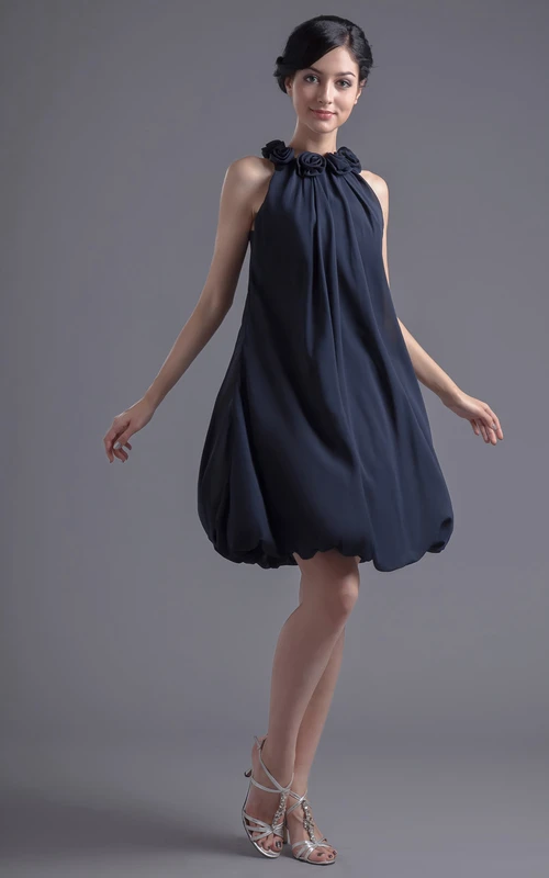 Robe courte bustier en mousseline à encolure florale
