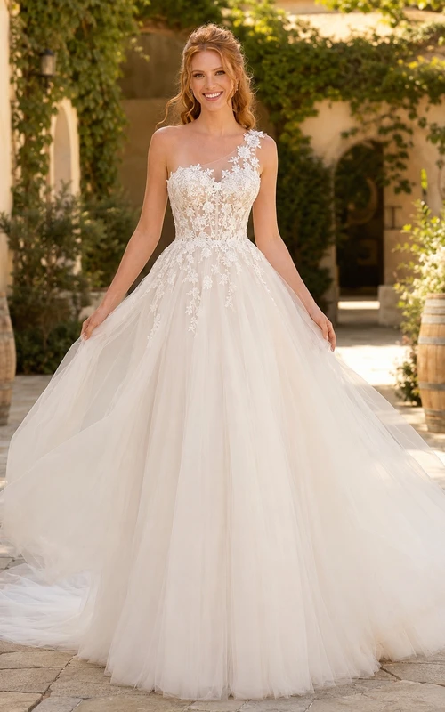 Vestido de novia de corte A con apliques florales, un solo hombro y cola de tul.