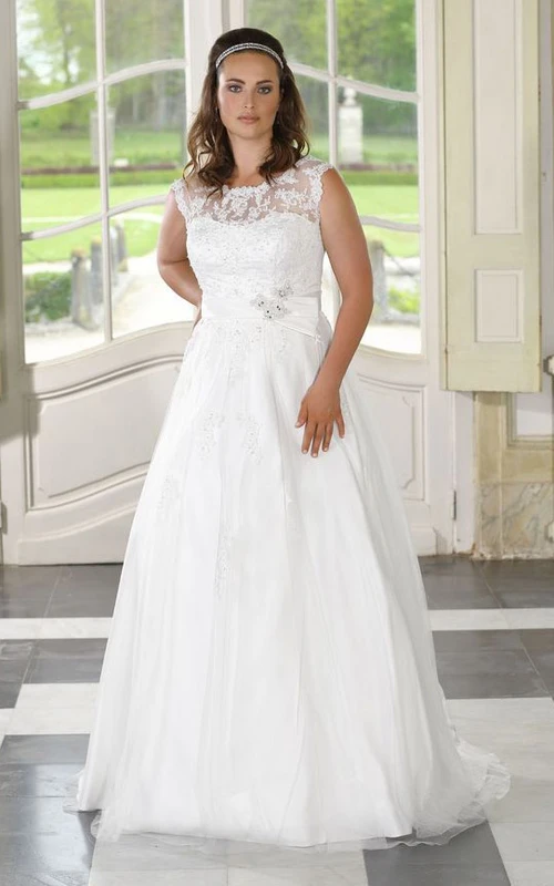 Robe trapèze longue sans manches à encolure bateau et applications de tulle satiné