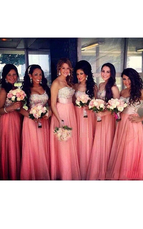 Vestido largo de gasa sin mangas con escote corazón y abalorios, corte en A