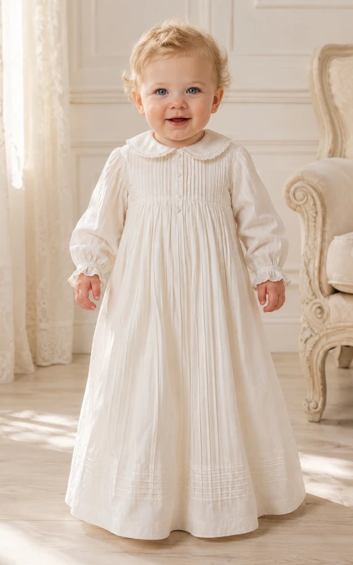 Elfenbeinfarbenes, gerafftes Taufkleid mit langen Ärmeln und Biesen für Jungen