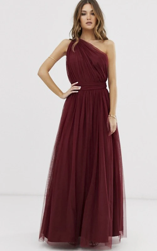 Robe de demoiselle d'honneur bordeaux en tulle asymétrique, dos nu et froncée