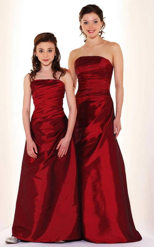 Maxi-Brautjungfernkleid aus trägerlosem, gerafftem Satin