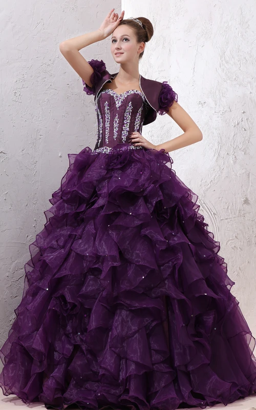 Robe de quinceañera en organza à décolleté cœur, ornée de volants et de perles