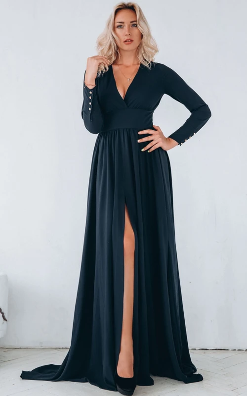 Robe de mère élégante en jersey, coupe trapèze, col en V et traîne balayée, ornée de fronces