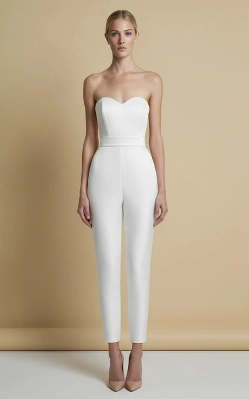 Kurzer, weit geschnittener Hochzeitsjumpsuit im Korsett-Stil mit weitem Bein