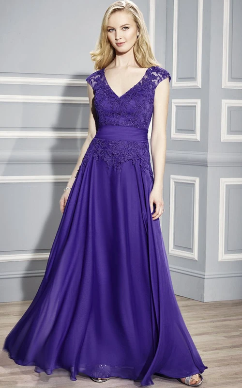 A-Linien-Kleid aus Chiffon mit langen, kurzen Ärmeln, Applikationen und V-Ausschnitt