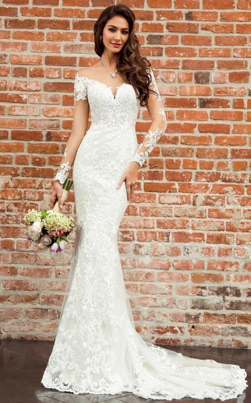 Vestido de novia sexy estilo sirena con escote barco, cola larga, mangas tres cuartos y apliques.