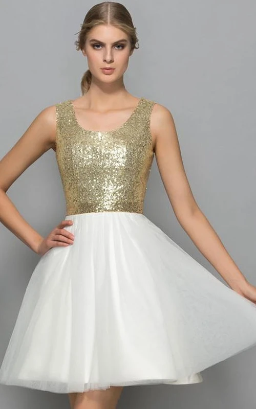 Robe de bal courte à sequins à col rond