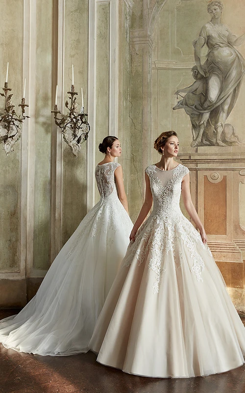 Ball Gown Cap-Sleeve Scoop-Neck Floor-Length Appliqued Lace&Satin Wedding Dress