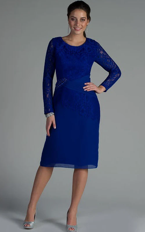 Brautmutterkleid aus Chiffon mit Rundhalsausschnitt, langen Ärmeln und Perlenstickerei, knielang