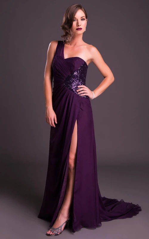 Ärmelloses, schulterfreies Chiffon-Maxikleid mit Paillettenbesatz, Schlitz vorne und Raffungen