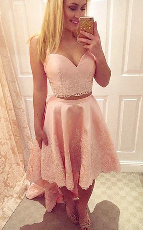 Ärmelloses A-Linien-Kleid aus Satin mit Spitzenträgern, herzförmigem Ausschnitt und Schleppe, asymmetrischem Saum und High-Low-Schnitt für den Abschlussball