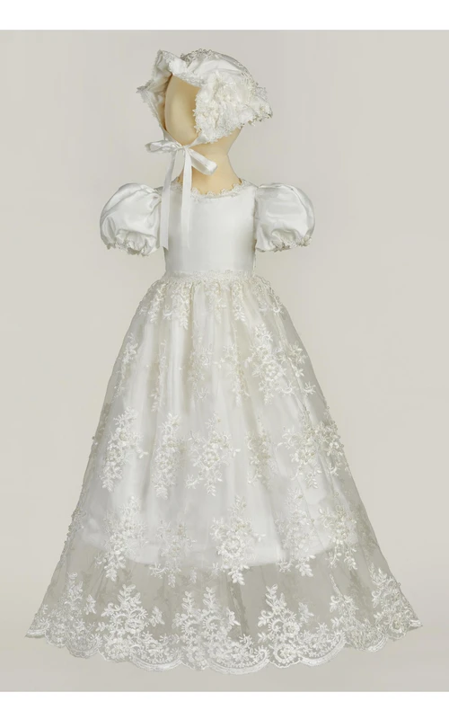 Elegantes Taufkleid mit Puffärmeln und Spitzenapplikationen