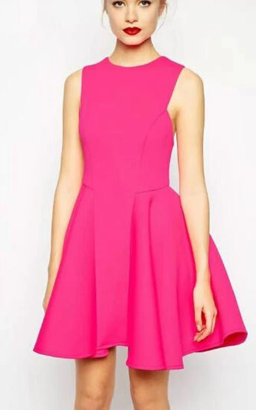 Robe courte mini trapèze simple à plis