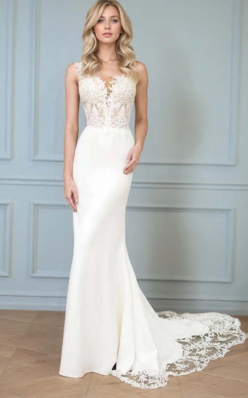 Robe de mariée élégante en dentelle et satin, coupe ajustée et évasée, avec traîne