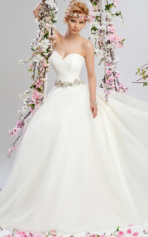 Robe de bal maxi bustier cœur croisé sans manches en tulle avec bijoux de taille