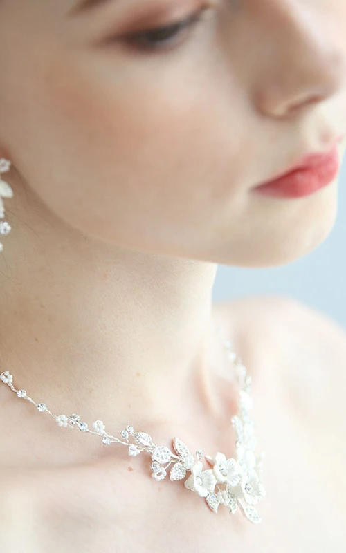 Trendiges Brautschmuck-Set mit Strassperlen: Halskette, Ohrringe und Krone