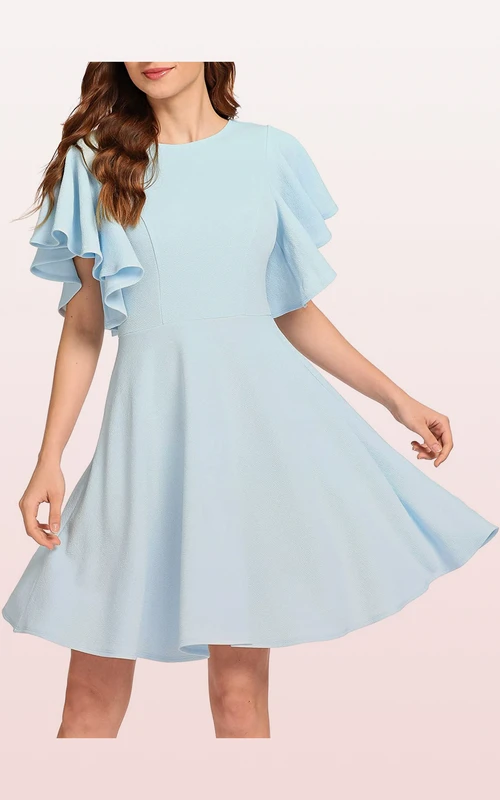 Knielanges, schlichtes und elegantes Jerseykleid in A-Linie mit kurzen Ärmeln und Falten